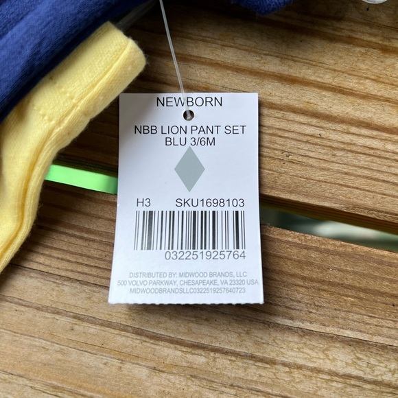 Name your price 🤍 Infant 3-6M onesie/pants set - Picture 2 of 4